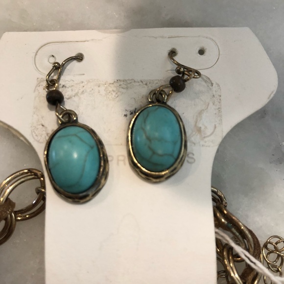 Turquoise stile necklace and earrings - Picture 3 of 3